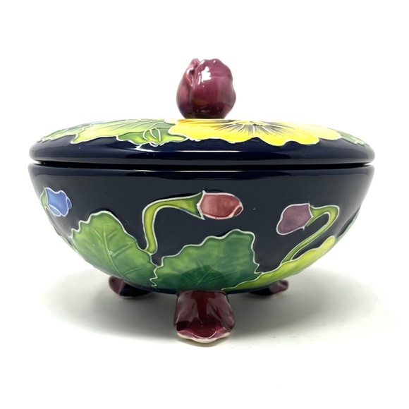 J McCall Footed Trinket Dish Icing on the Cake Embossed Pansies Blue Sky 2004 - Picture 6 of 10